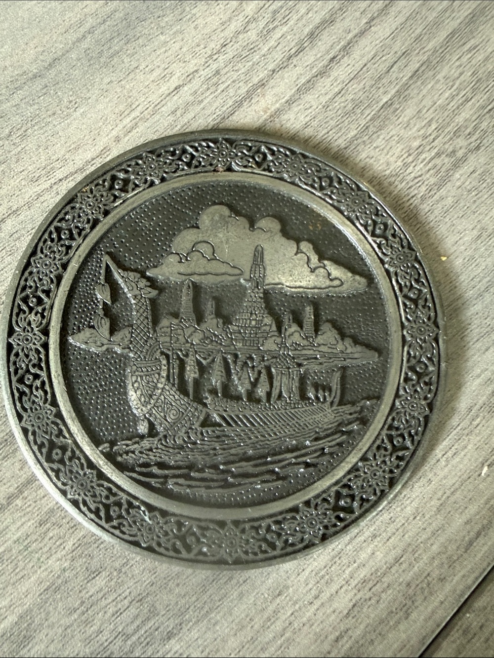 Vintage King's Pewter Thailand collectible disc